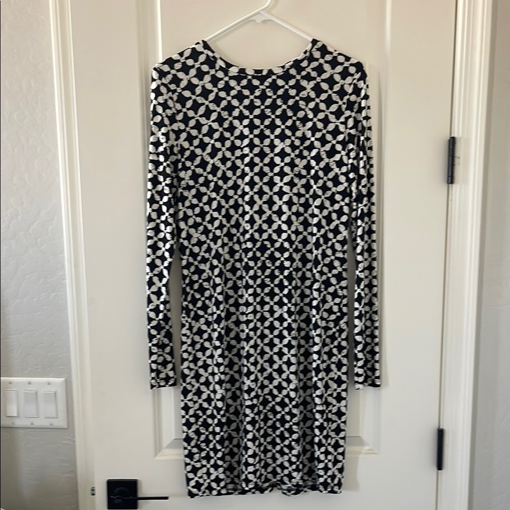 Elegant Black and White Patterned Dress